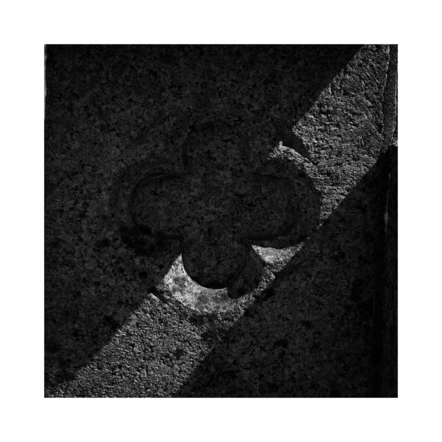 Pommé
.
.
.
.
.
#art #photography #photo #artphoto #artphotography #abstract #minimalism #streetphotography #iphoneography #iphone16pro #iphone #somewheremagazine #gominimalmag #gominimalmagazine #nowness @somewheremagazine @gominimalmagazine @nowness